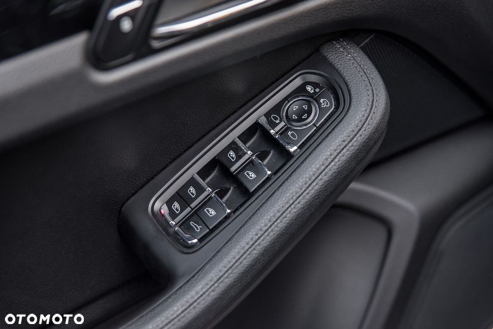Porsche Macan - 22