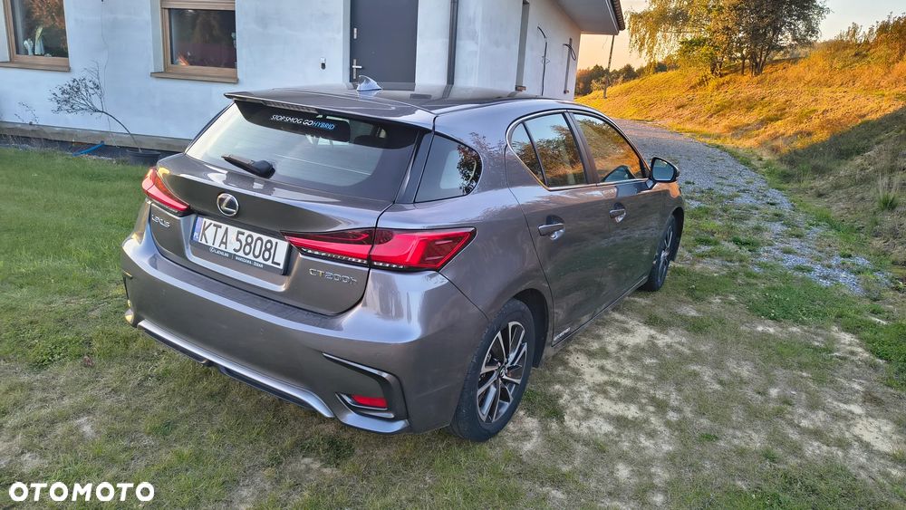 Lexus CT - 4