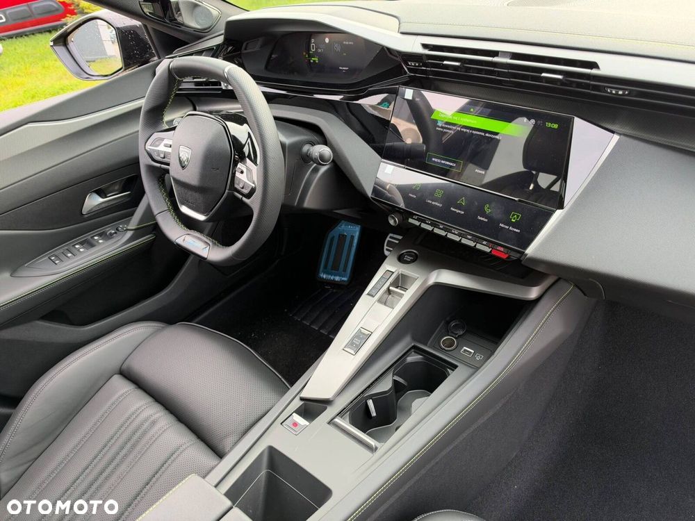 Peugeot 408 - 22