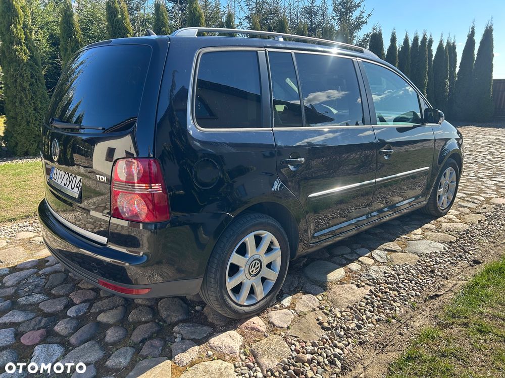 Volkswagen Touran 1.9 TDI Highline - 3