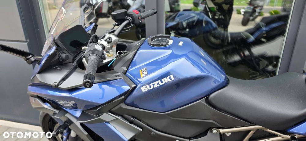 Suzuki GSX - 31