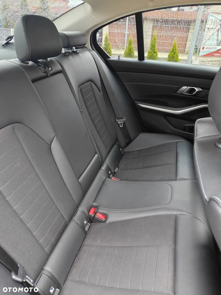 BMW Seria 3 320d - 8