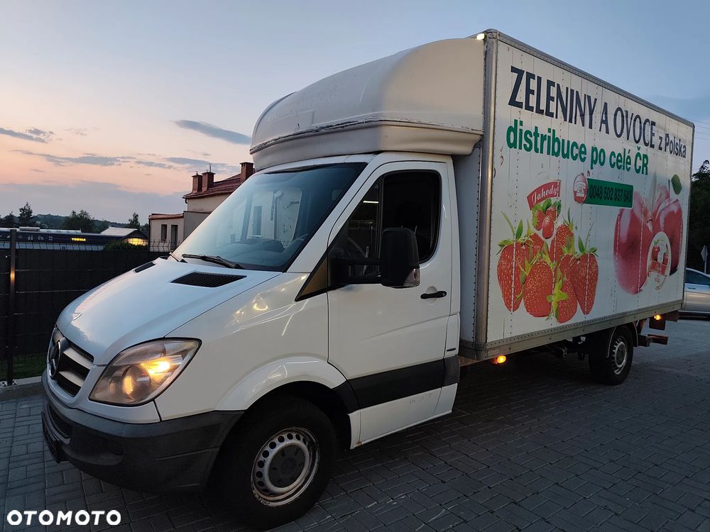Mercedes-Benz SPRINTER 319 - 4
