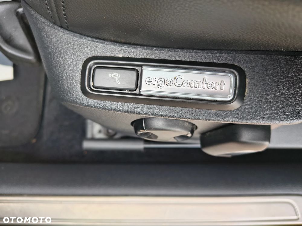 Volkswagen Passat 2.0 TDI SCR (BlueMotion Technology) Comfortline - 28
