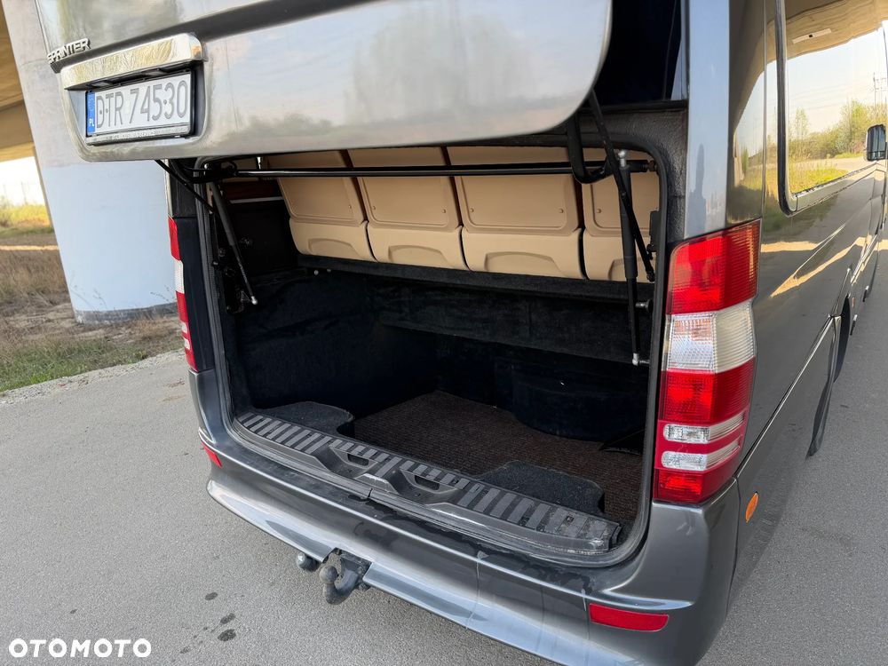 Mercedes-Benz Sprinter - 11