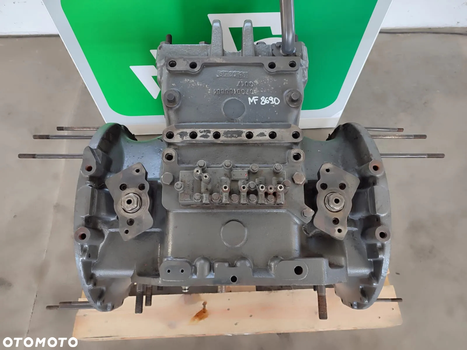 Dyferencjał tył 6700100661 MASSEY FERGUSON 8690 - 2