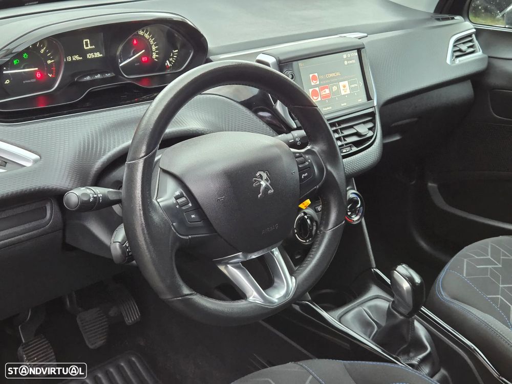 Peugeot 2008 1.2 PureTech Signature - 15