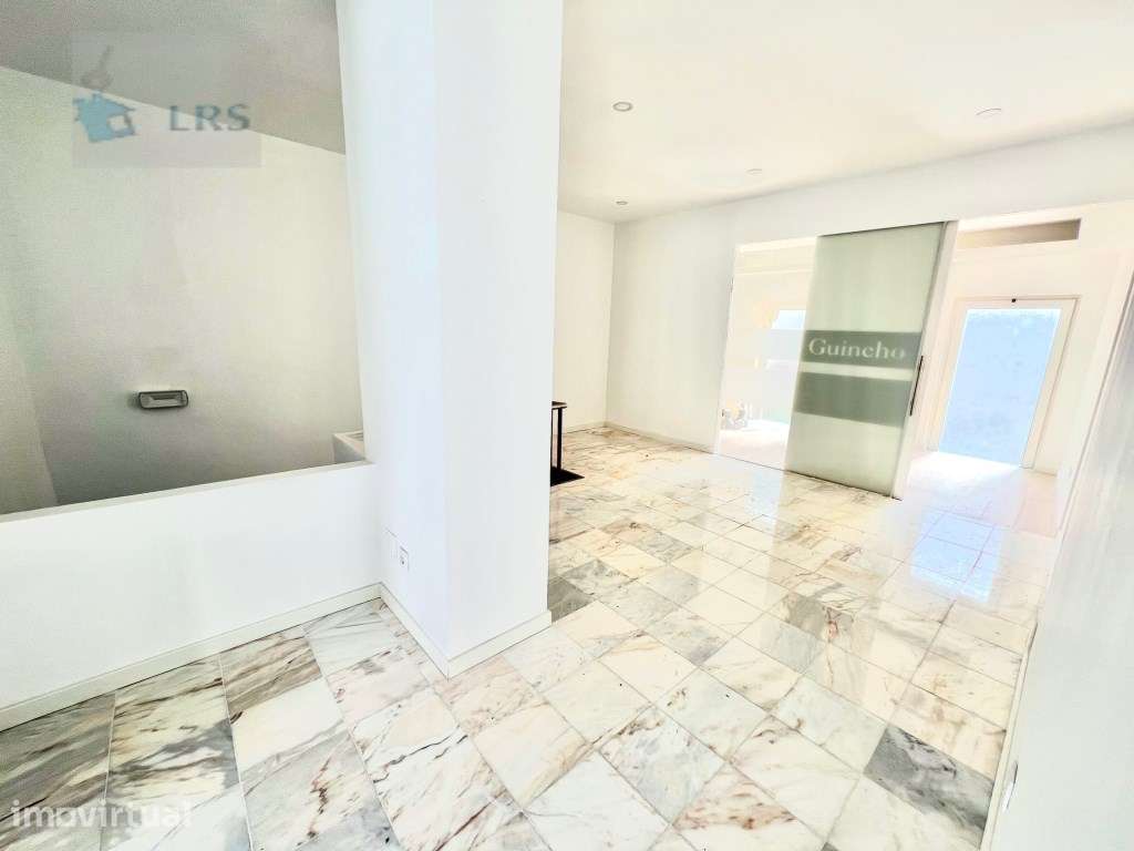 Espaço Comercial de Luxo no Coração do Monte Estoril
Apresentamos ... - Grande imagem: 3/12