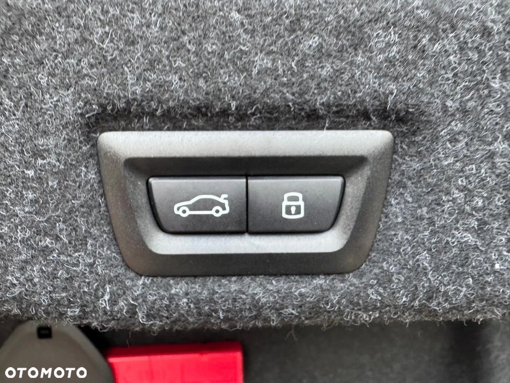 BMW Seria 5 520i Touring - 27