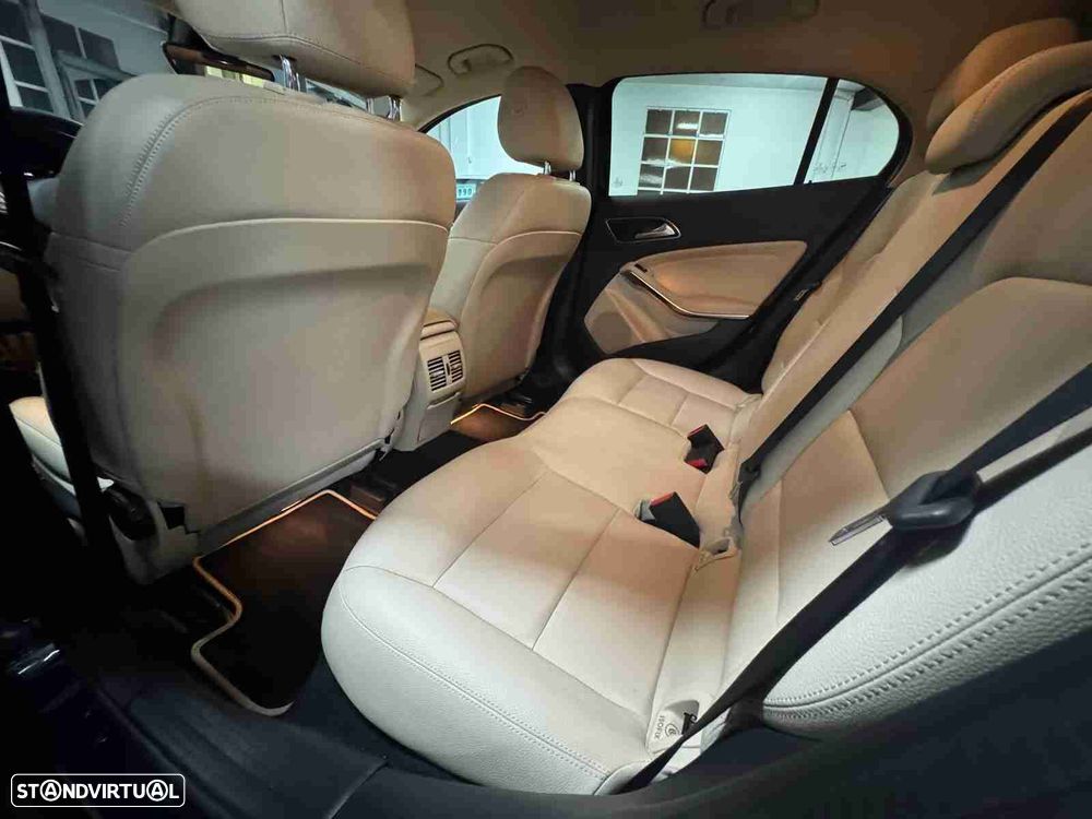 Mercedes-Benz GLA 200 CDi Urban Aut. - 17