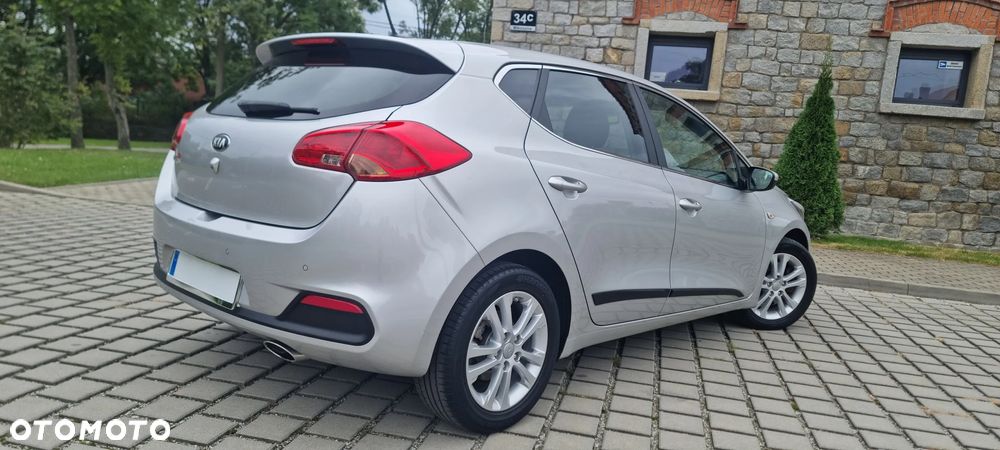 Kia Ceed 1.4 CVVT Dream Team Edition - 12
