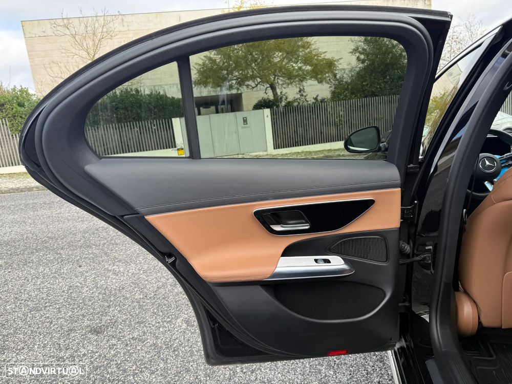 Mercedes-Benz E 300 Standard - 28