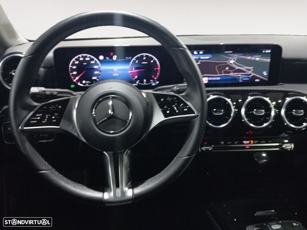 Mercedes-Benz CLA 180 d Shooting Brake AMG Line Aut. - 12