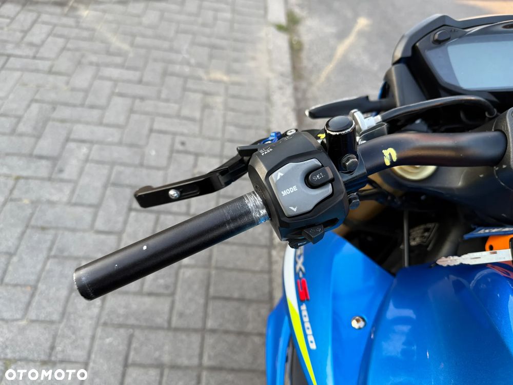 Suzuki GSX 1000 - 20