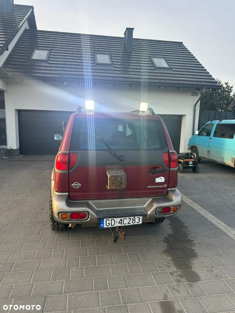 Nissan Terrano 2.4 Luxury - 6