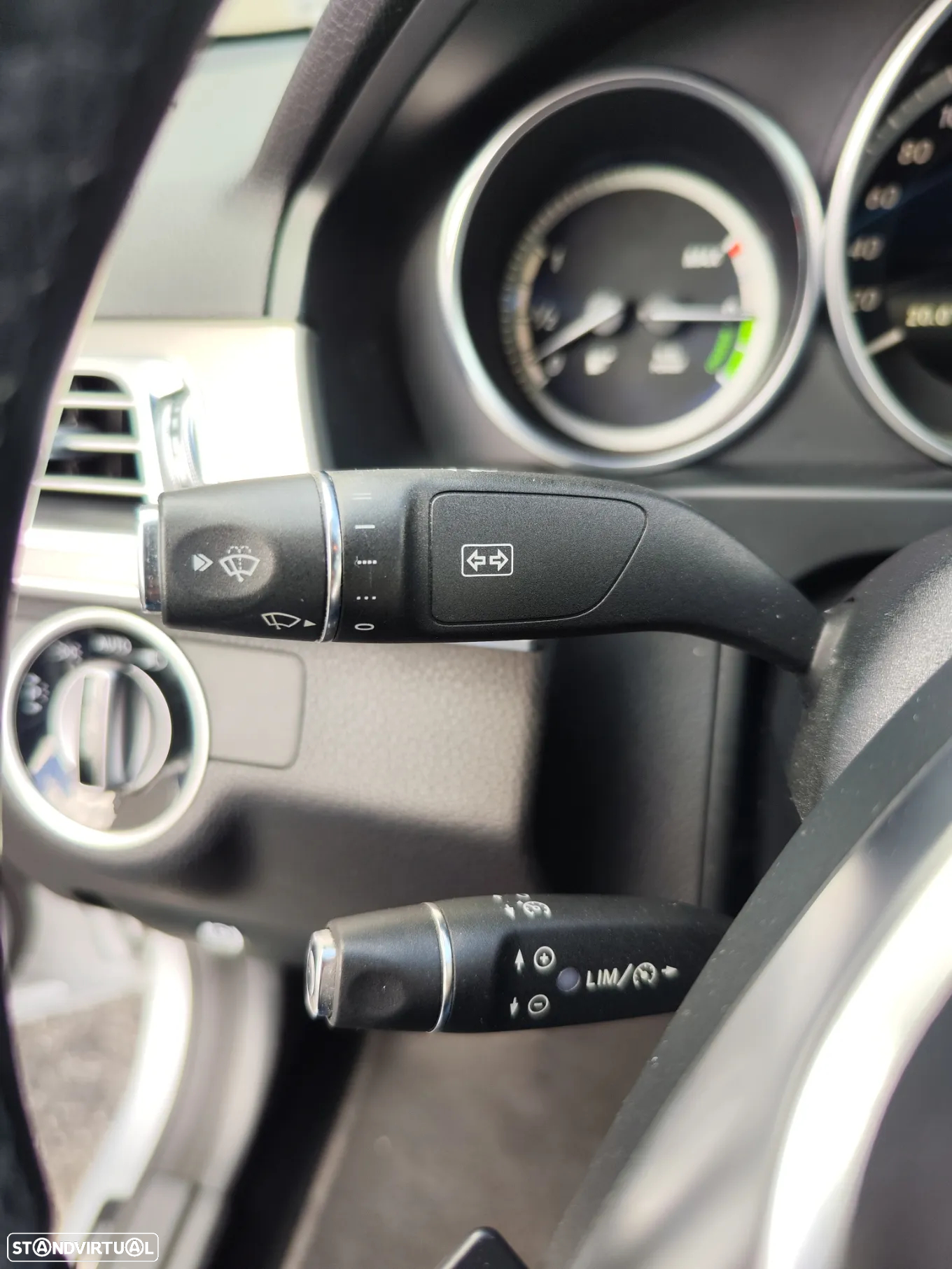 Mercedes-Benz E 300 Bluetec Hybrid Avantgarde - 28