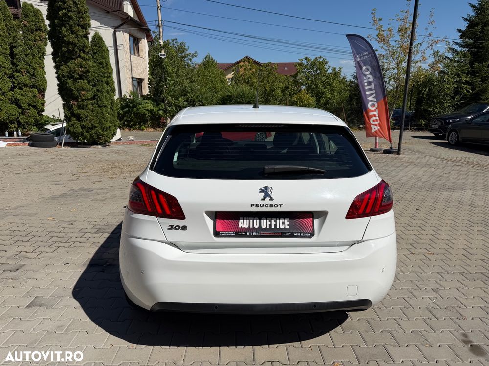 Peugeot 308 1.2 L PureTech Turbo S&S EAT8 Active Pack - 3