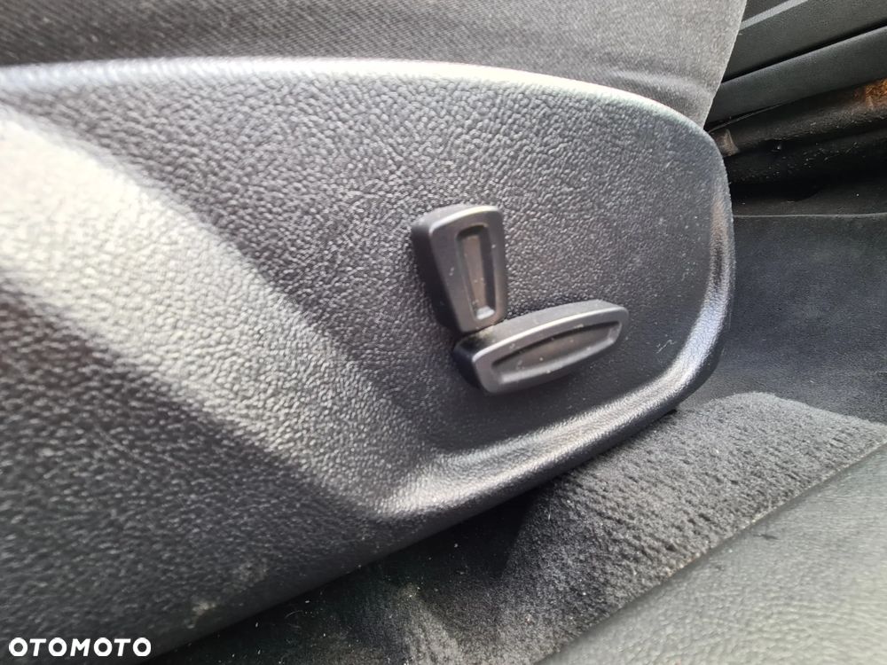 Ford Mondeo - 38