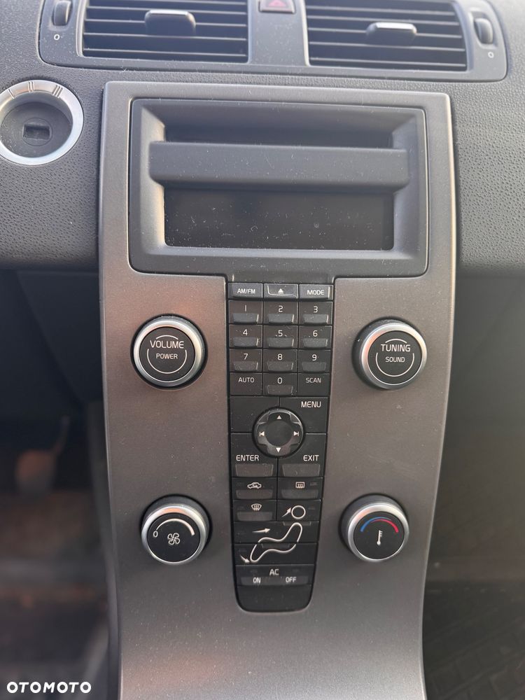 Volvo S40 1.6 - 16