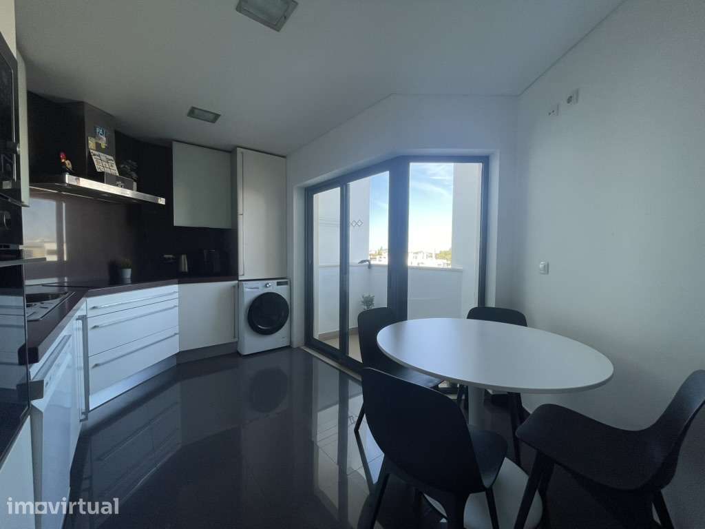Apartamento T4 à venda na Praça de Portugal - Grande imagem: 3/26