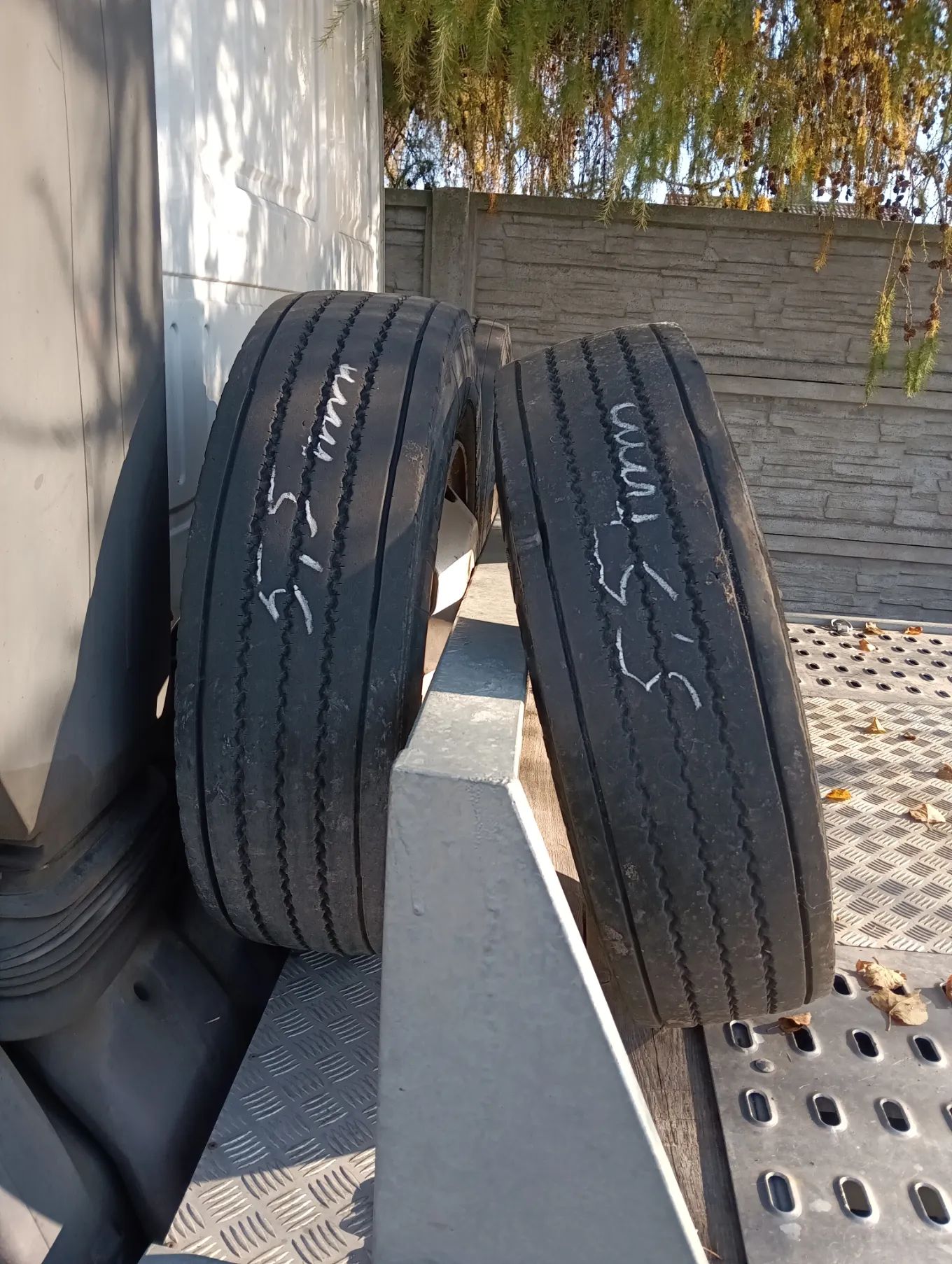 Opona opony prowadzące 2 szt. Continental LSR1 225 75 R17,5 2 bieżnik 5,5 mm - 1