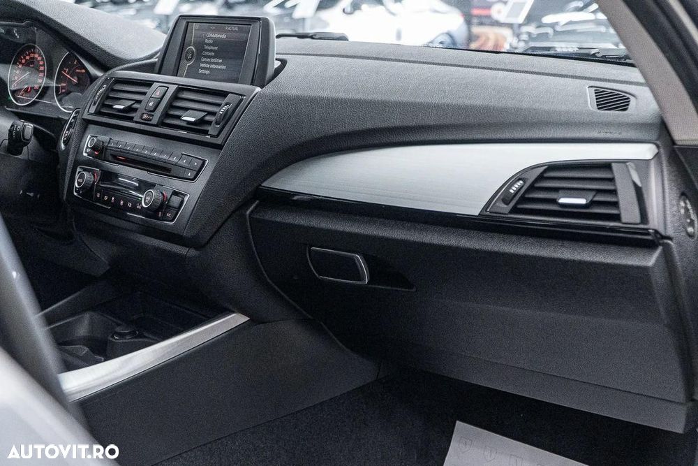 BMW Seria 1 120d Sport Line - 30