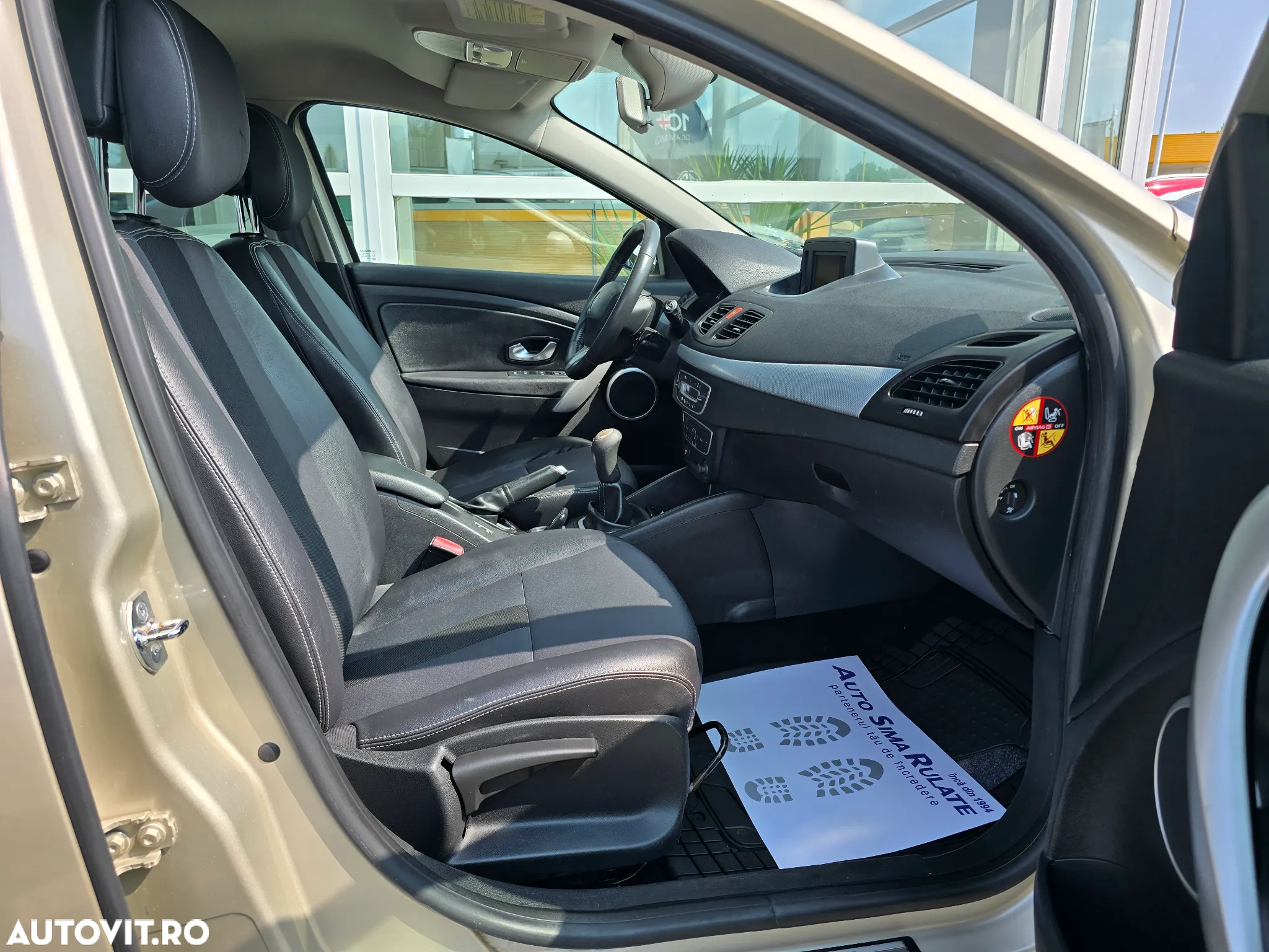 Renault Fluence 1.6 16V 110 Dynamique - 10