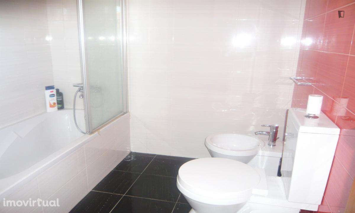 Quarto - localizado em Cidral Coimbra - Grande imagem: 2/14