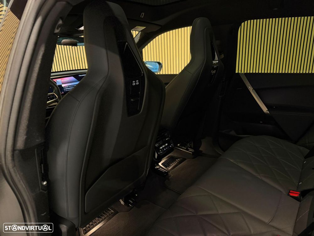 BMW iX xDrive40 - 27