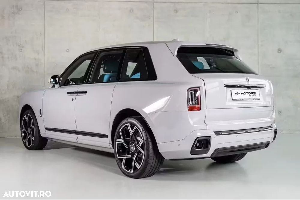 Rolls-Royce Cullinan - 6