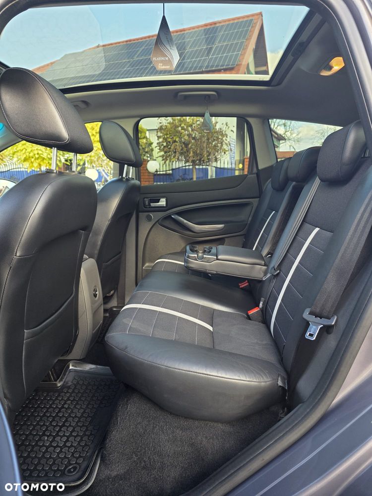 Ford Kuga 2.0 TDCi 4WD Titanium - 25