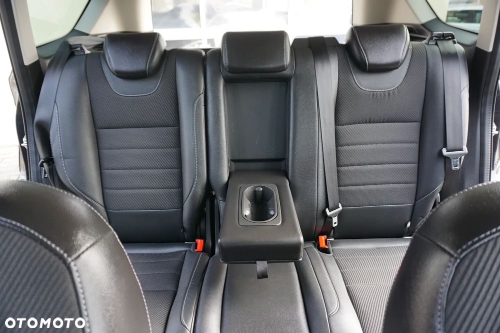 Ford Kuga 2.0 TDCi 2x4 Titanium - 30