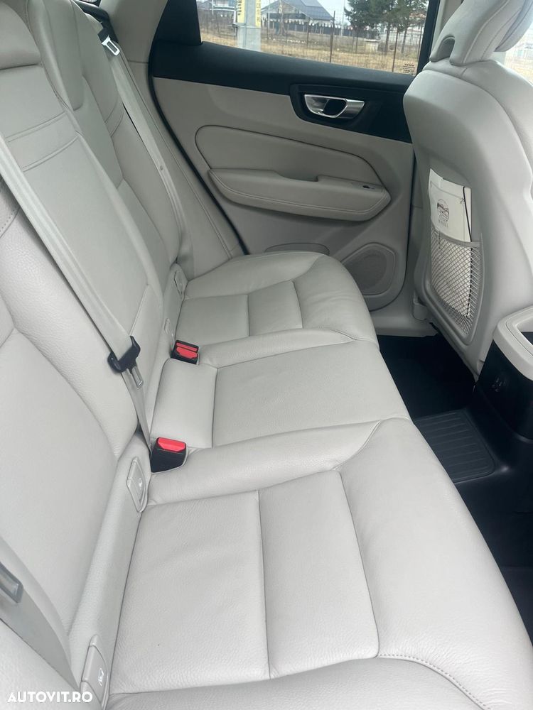 Volvo XC 60 - 22