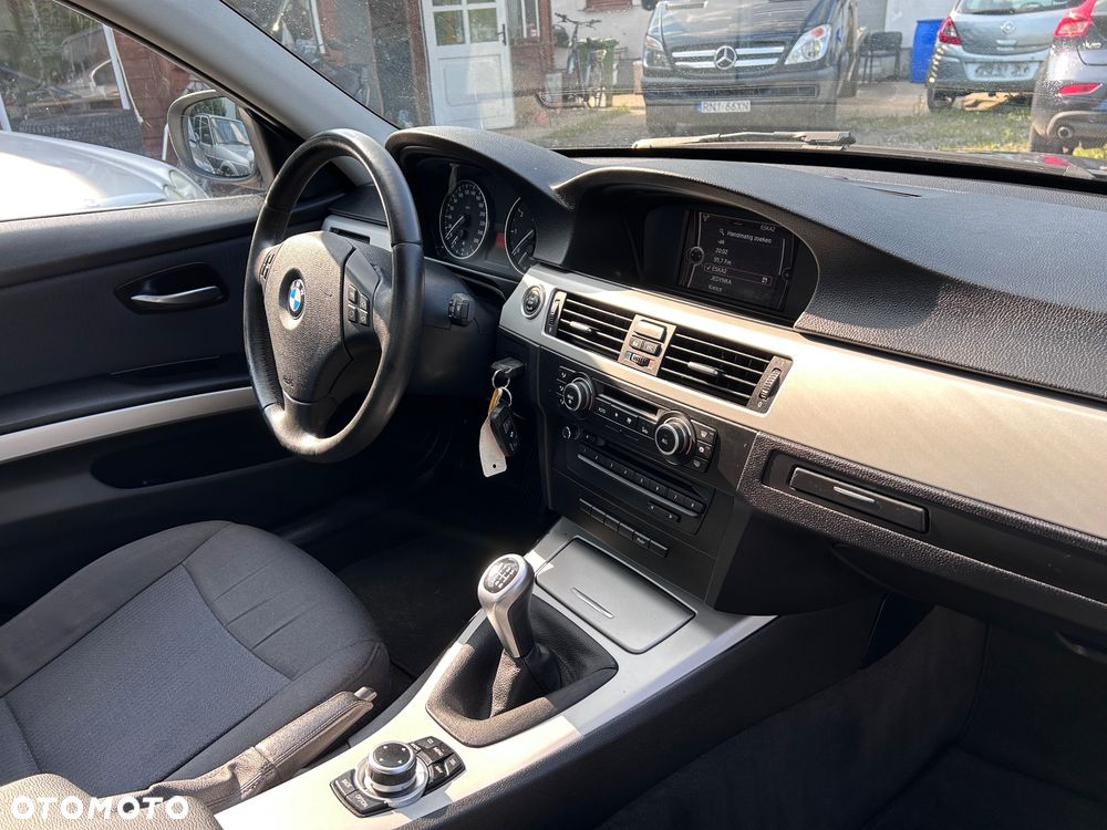 BMW Seria 3 318i Edition Exclusive - 15