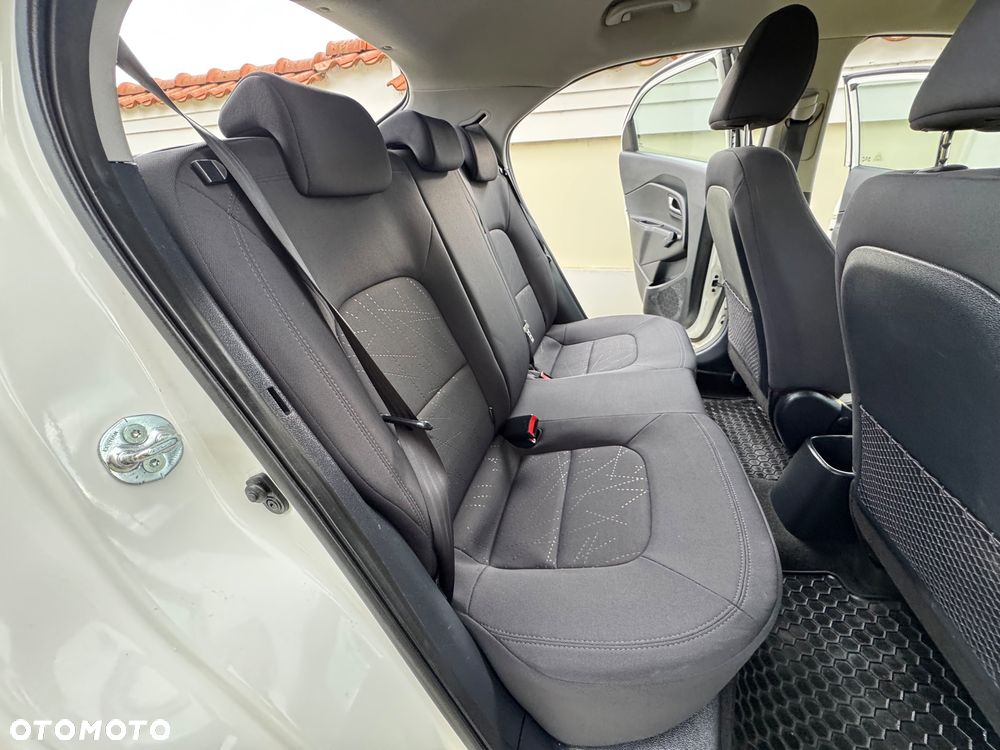 Kia Rio - 25