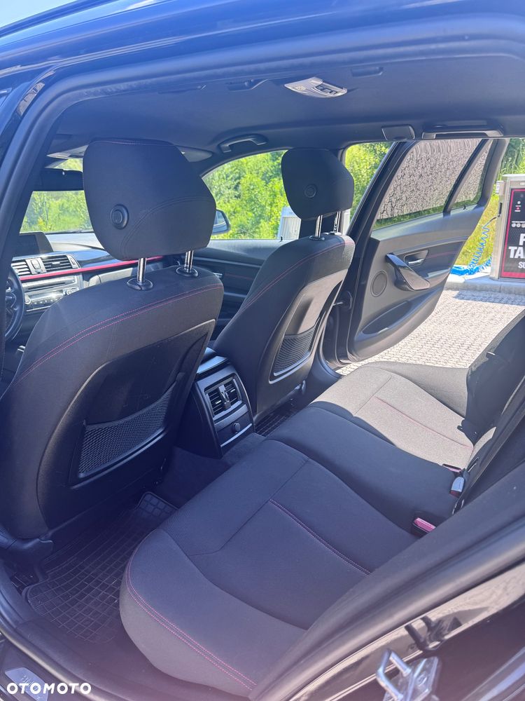 BMW Seria 3 320i xDrive - 16