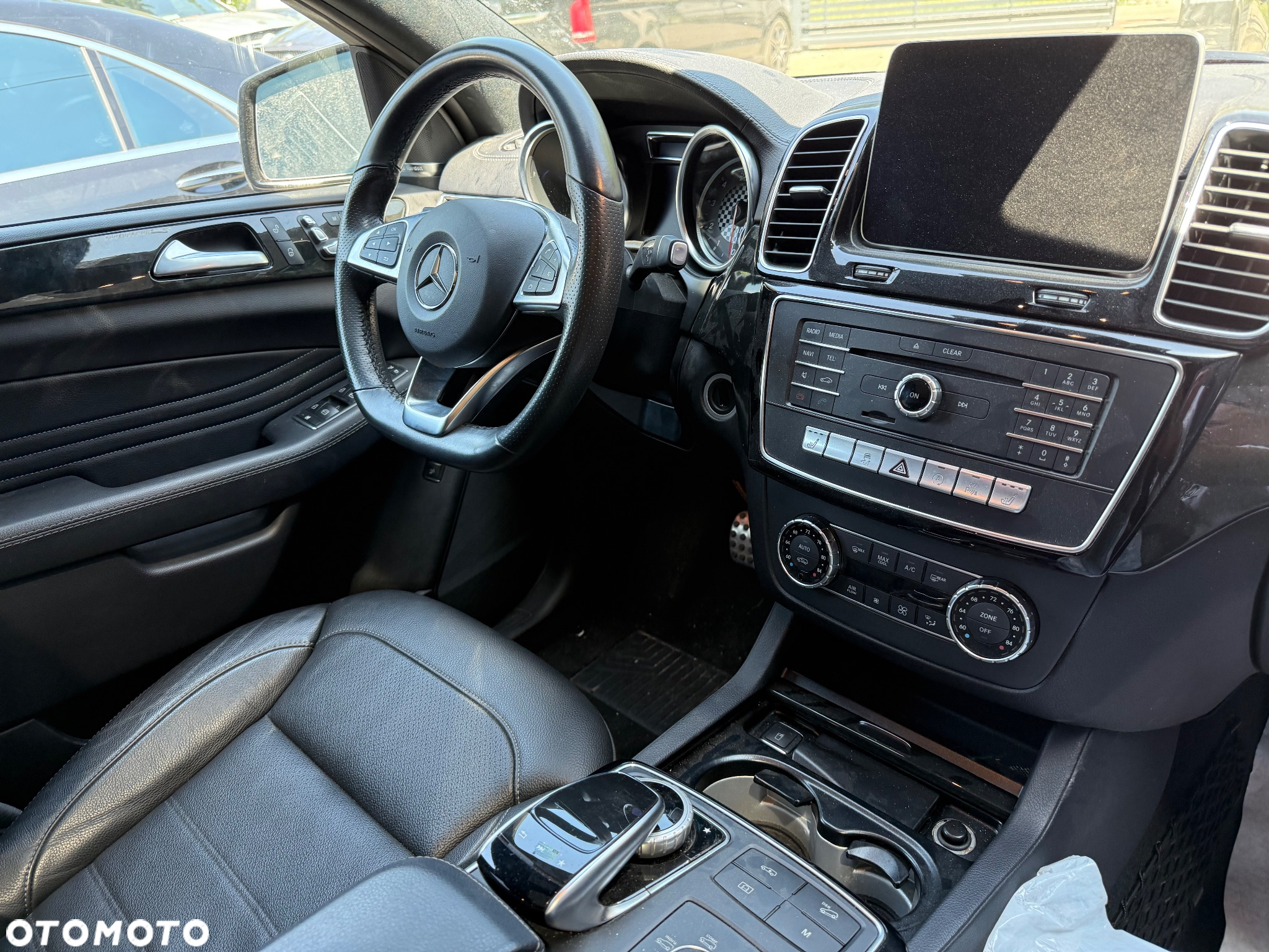 Mercedes-Benz GLE - 26