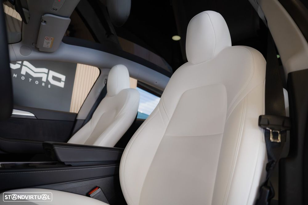 Tesla Model Y Long Range Dual Motor AWD - 28