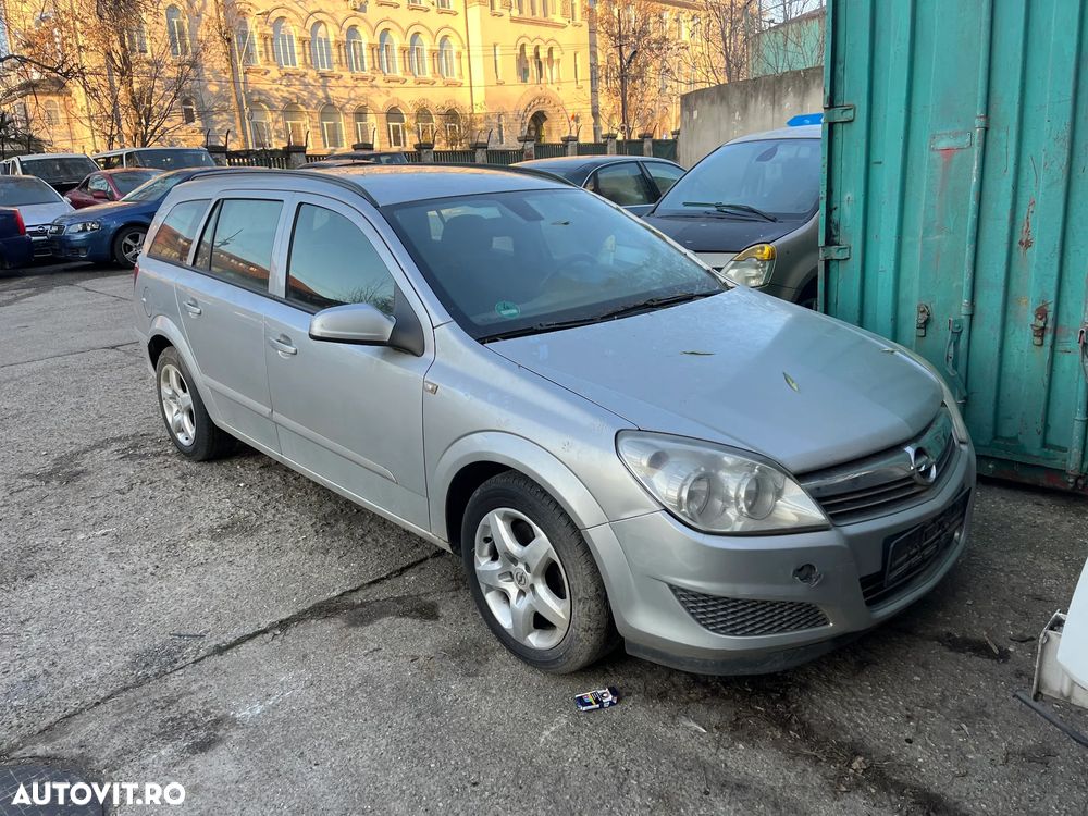 Dezmembrez Opel Astra H break gri argintiu Z157 1,9 CDTI - 1