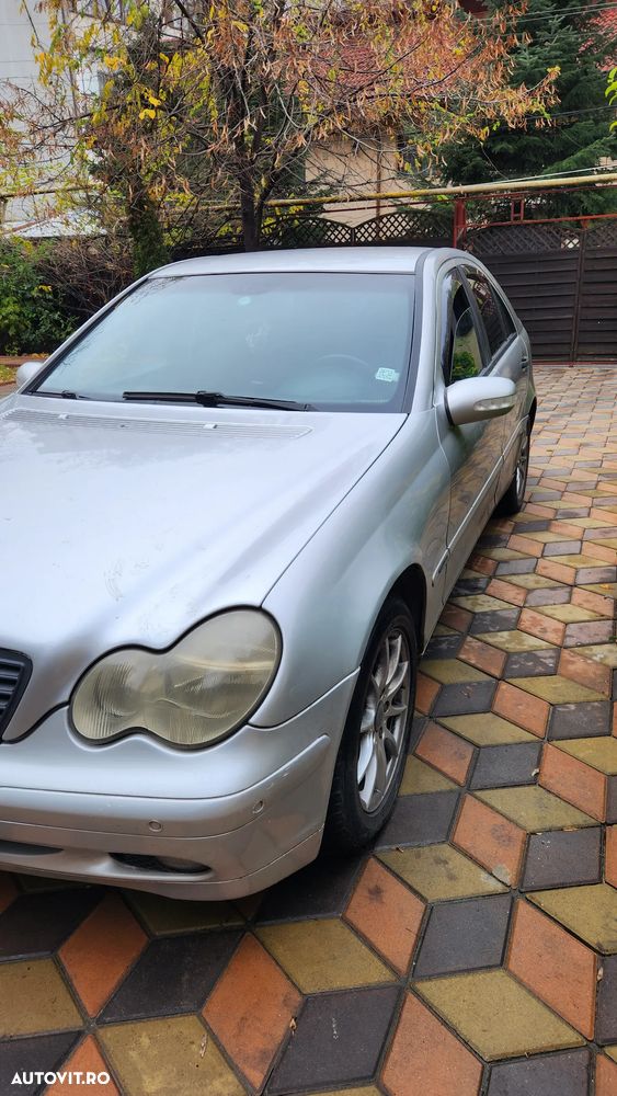Mercedes-Benz C - 4