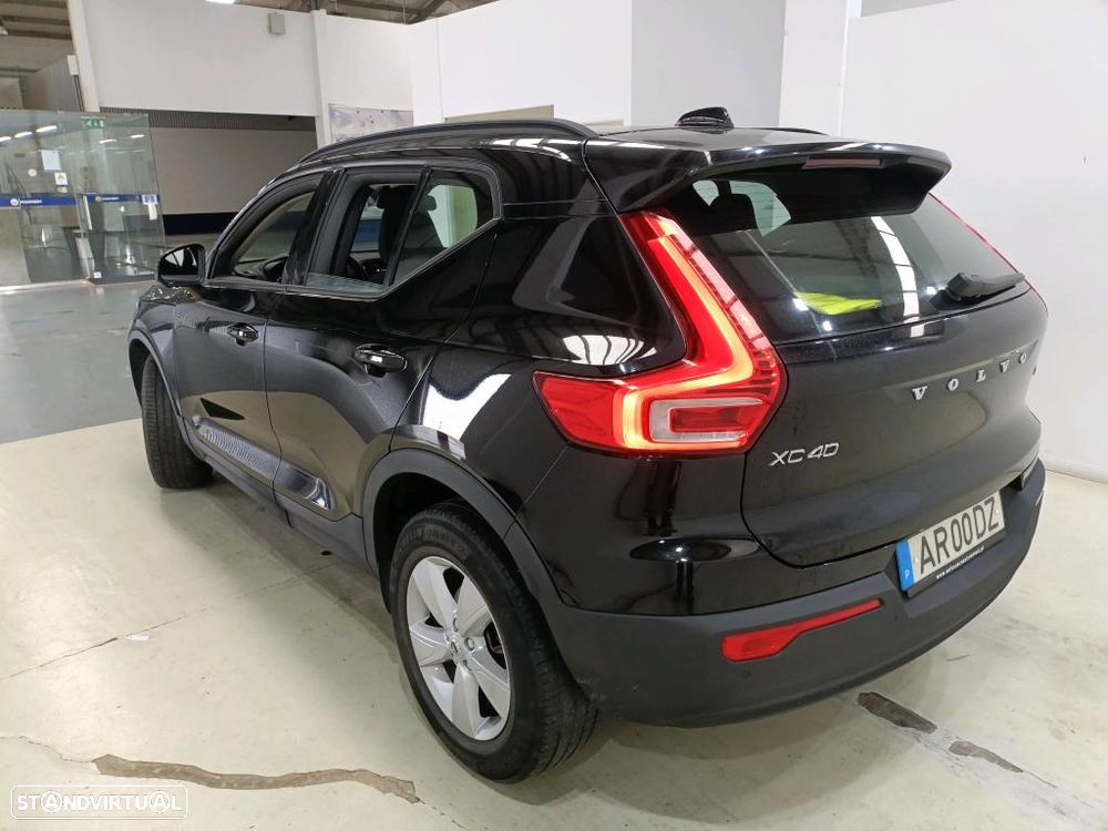 Volvo XC 40 1.5 T2 Momentum Core - 2
