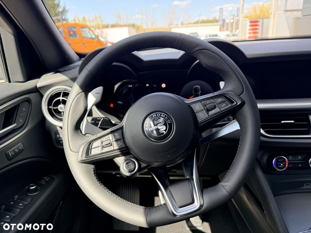 Alfa Romeo Stelvio - 11