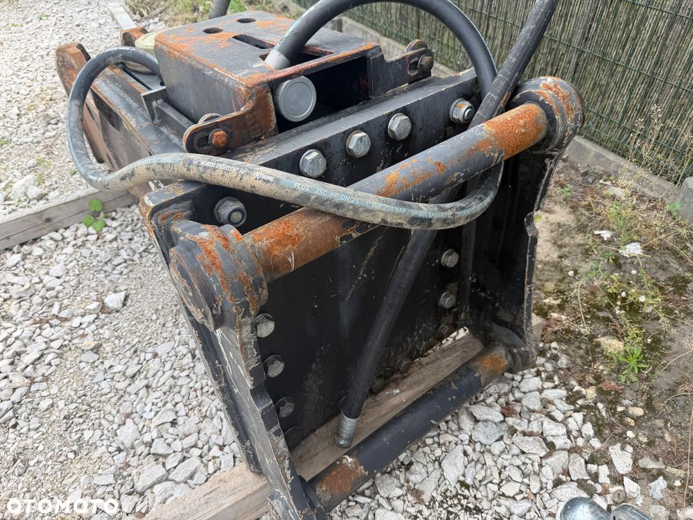 JCB HM180T - 3