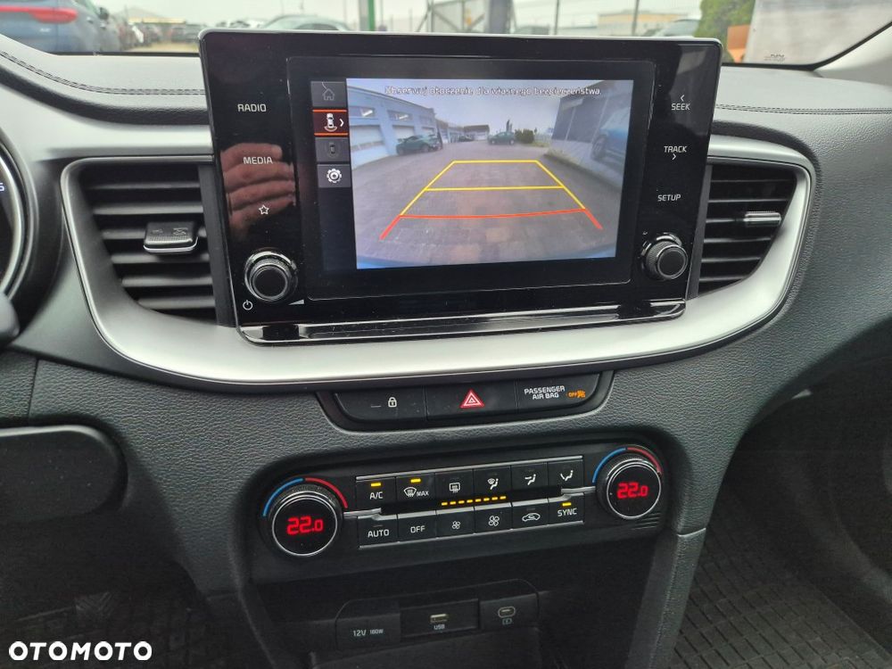 Kia Ceed 1.5 T-GDI M - 11