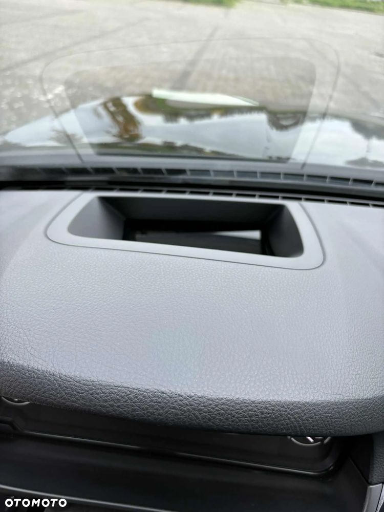 BMW Seria 5 520d xDrive - 13