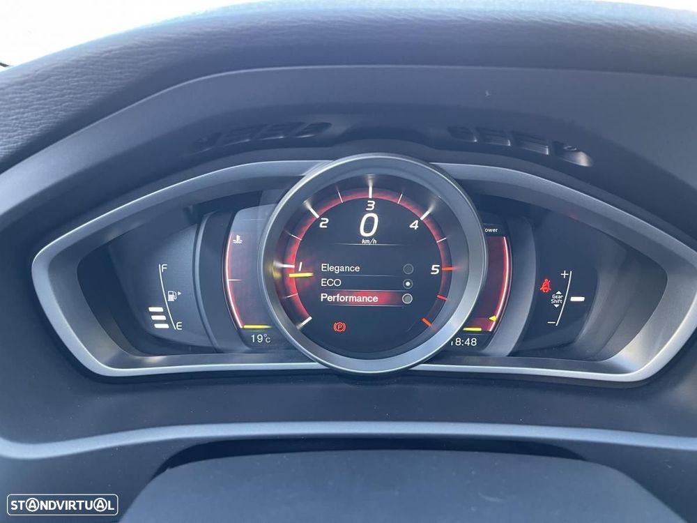 Volvo V40 Cross Country 2.0 D2 Volvo Ocean Race - 24