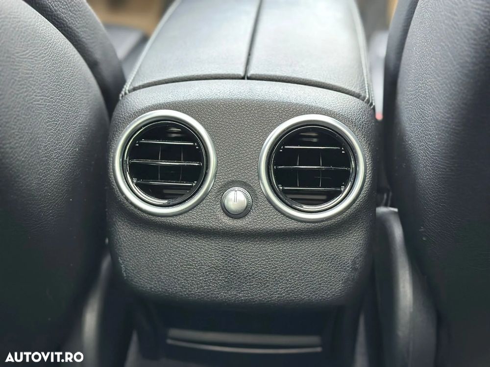 Mercedes-Benz C - 12