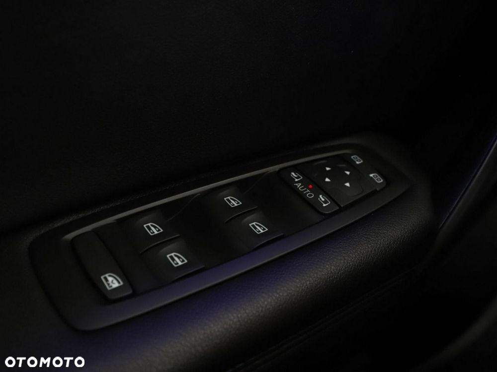 Renault Megane ENERGY TCe 205 EDC GT - 36
