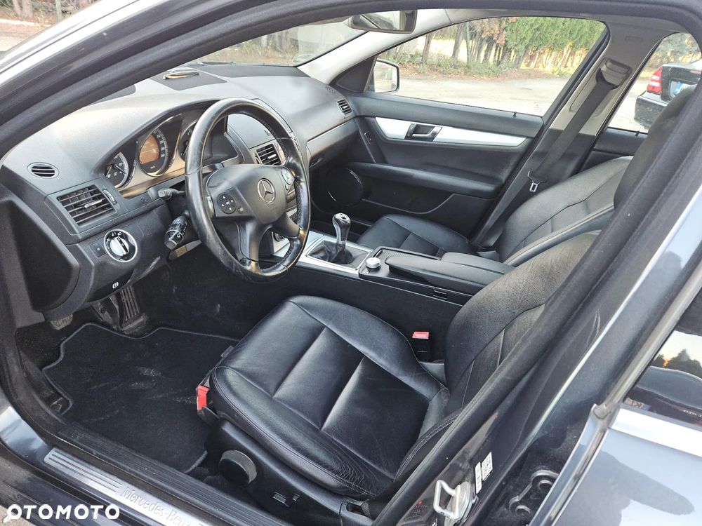 Mercedes-Benz Klasa C 200 CDI BlueEff Avantgarde - 16
