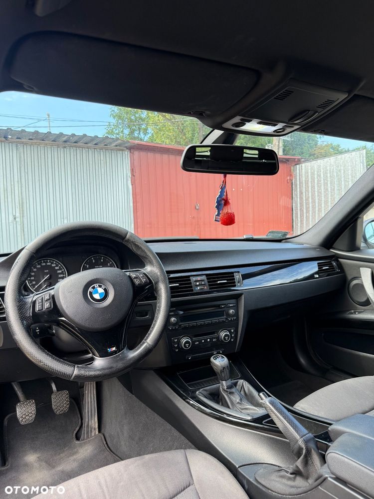 BMW Seria 3 318i - 11